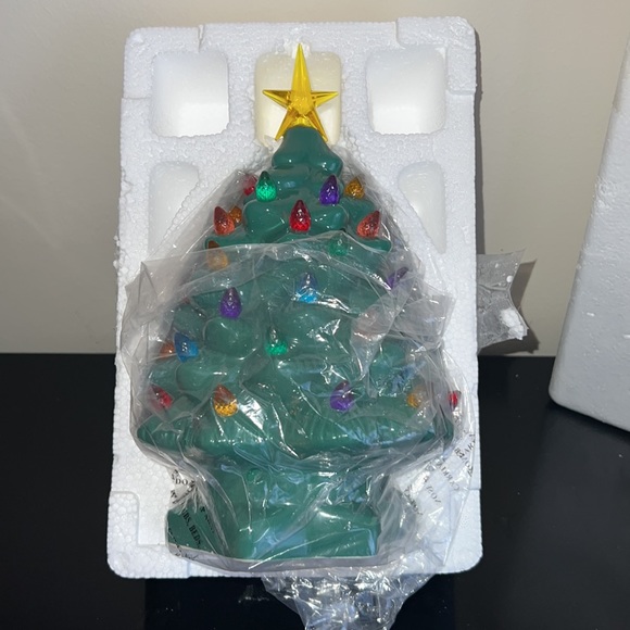 Ceramic light up Christmas tree - Picture 3 of 10